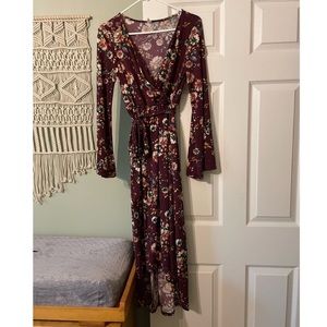 Lot of 4 maternity dresses